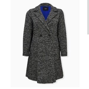 Torrid BLACK & WHITE BOUCLE STATEMENT COAT size 00